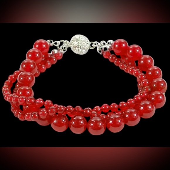 RED JADE 3 STRING BRACELET - Picture 9 of 9